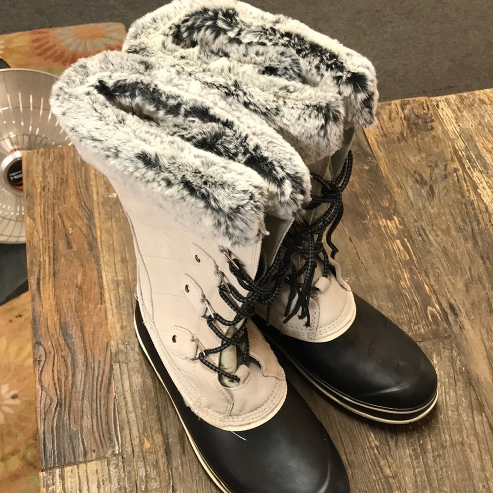 Khombu Emily Winter Snow Boots - Ladies 10